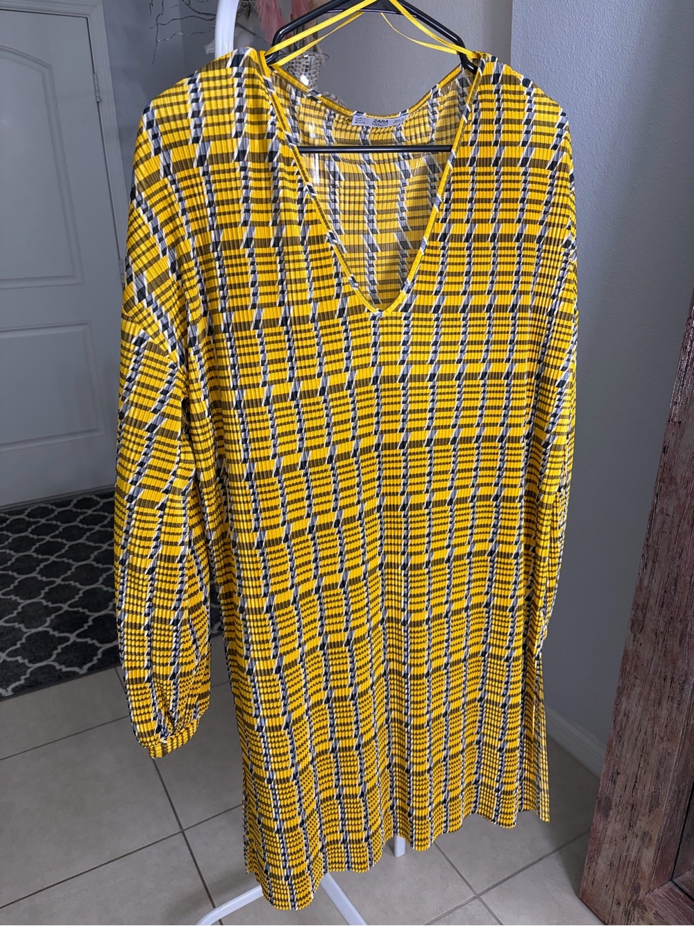 Zara Yellow Plaid Long-Sleeve V-Neck Dress